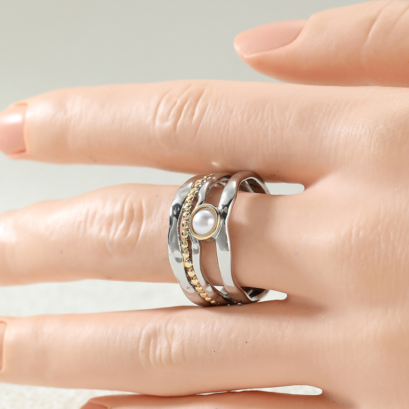 Women's Hollowed Out Curved Open Mouth Ring